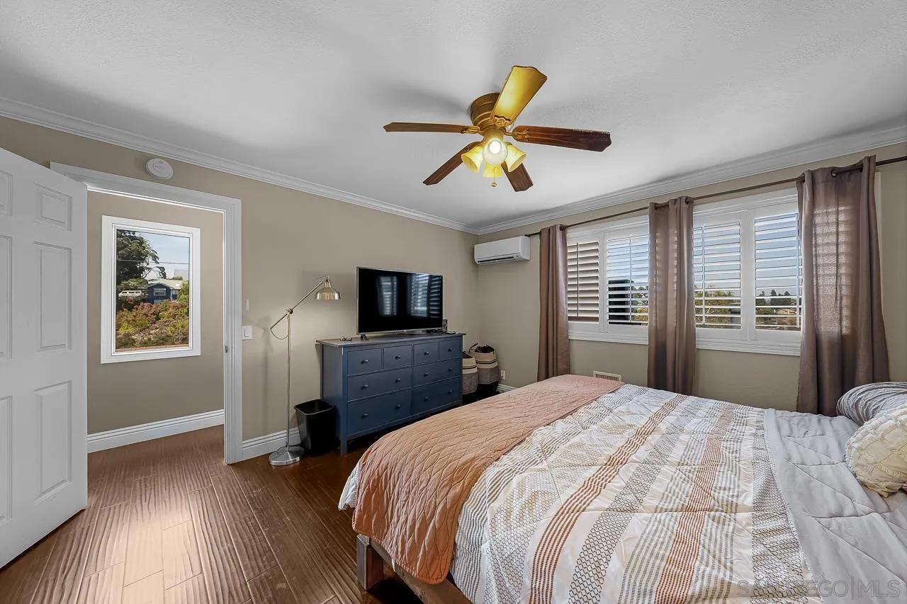1545 Gregory St.