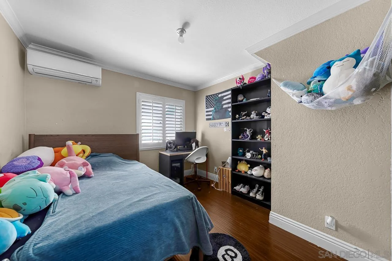 1545 Gregory St.