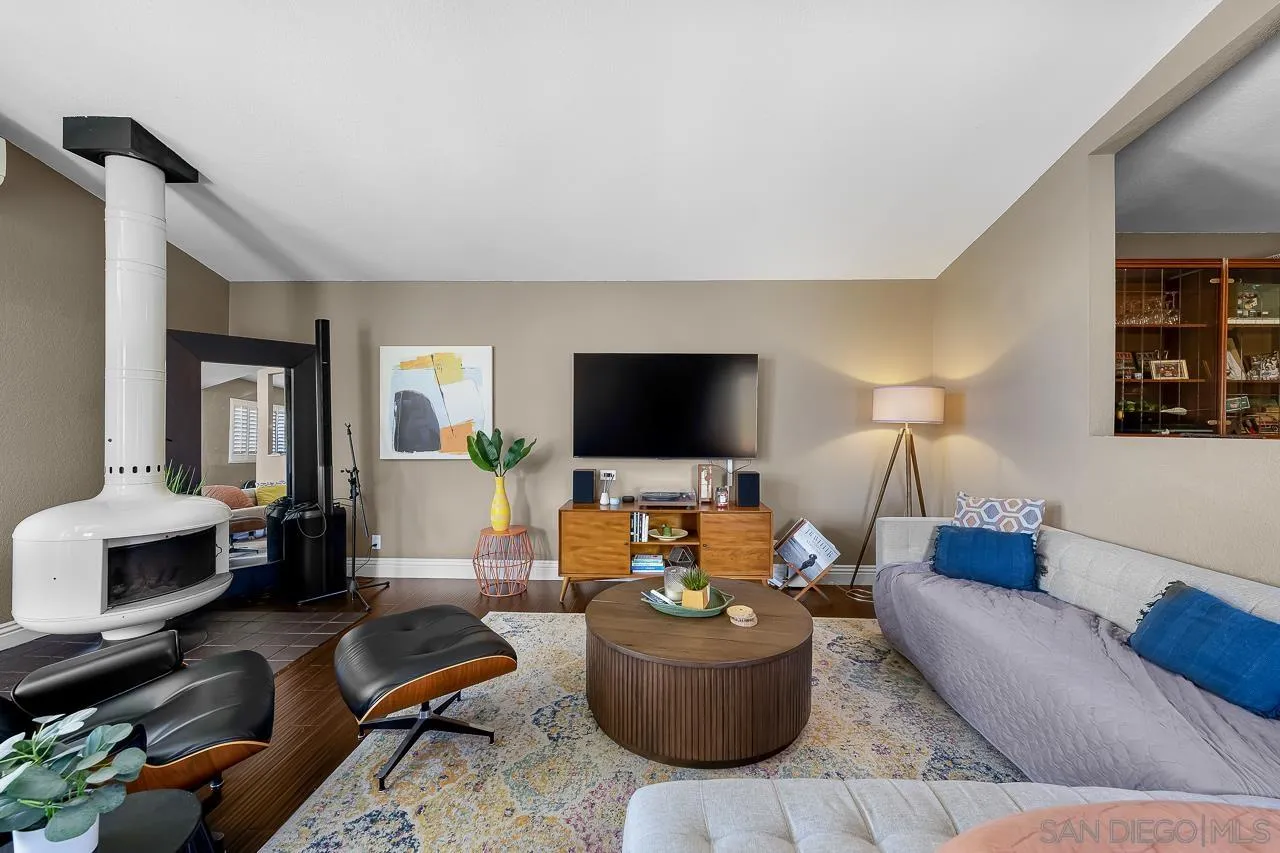 1545 Gregory St.