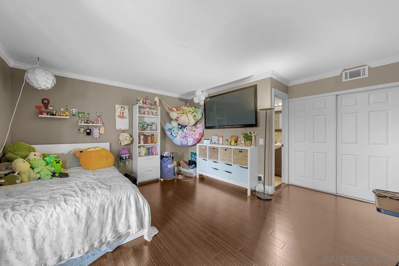 1545 Gregory St.
