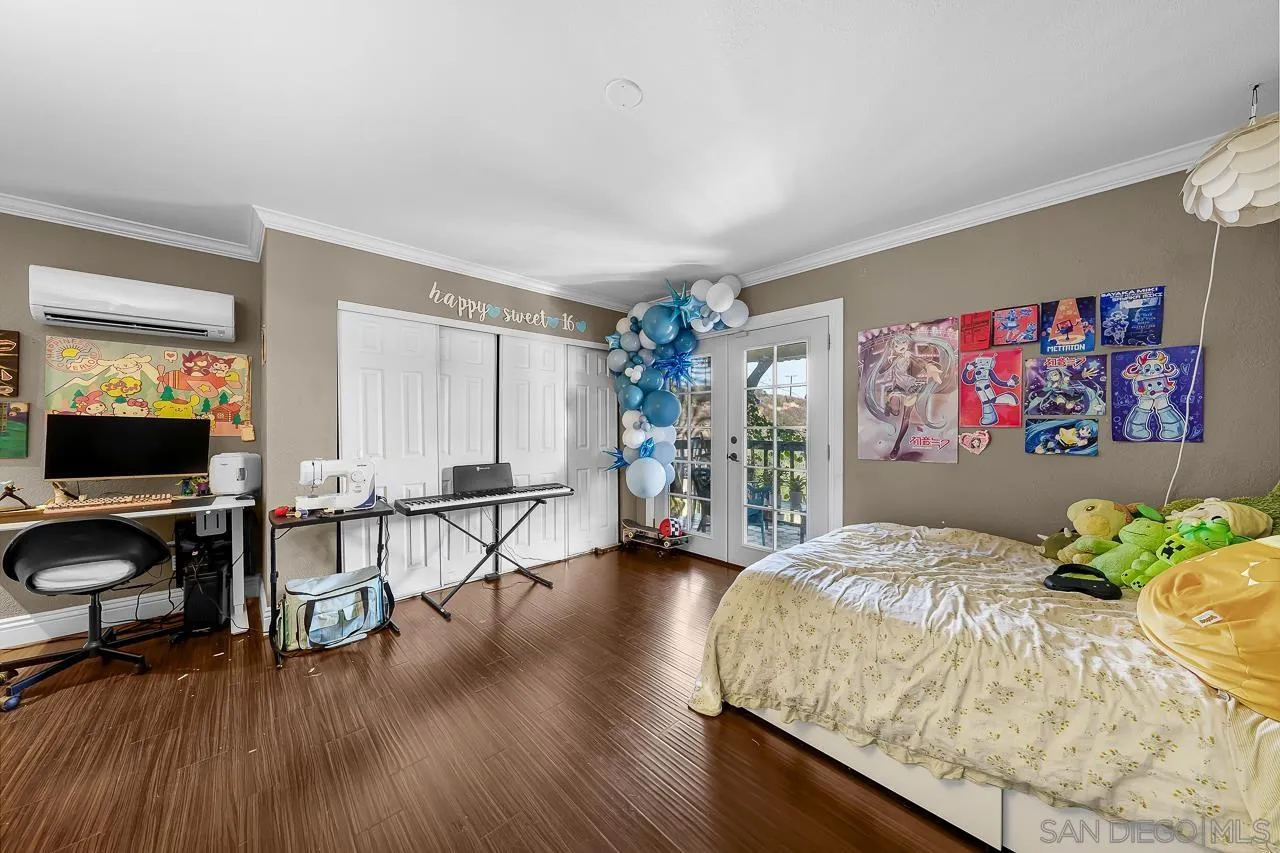 1545 Gregory St.