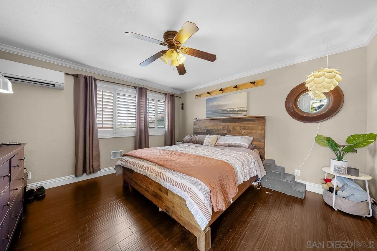 1545 Gregory St.
