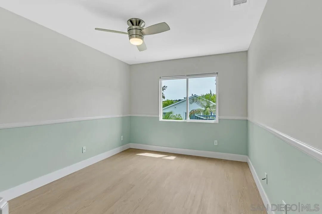 2950 W Canyon Ave