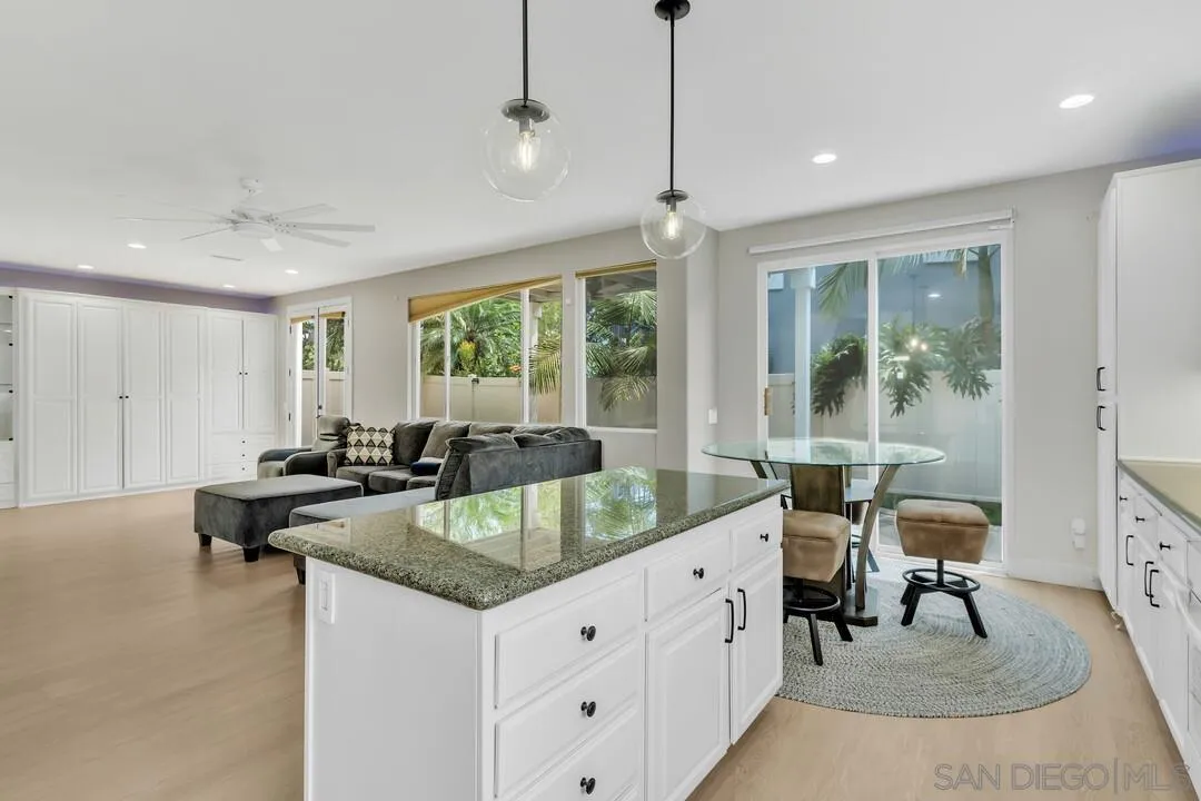 2950 W Canyon Ave
