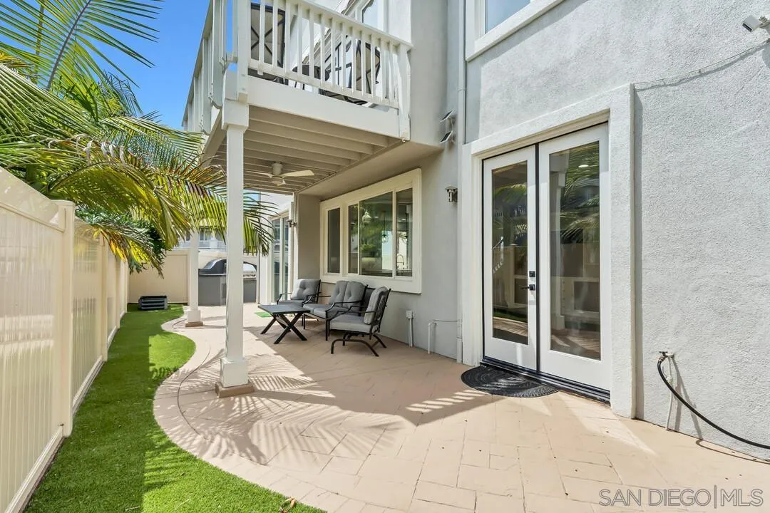 2950 W Canyon Ave