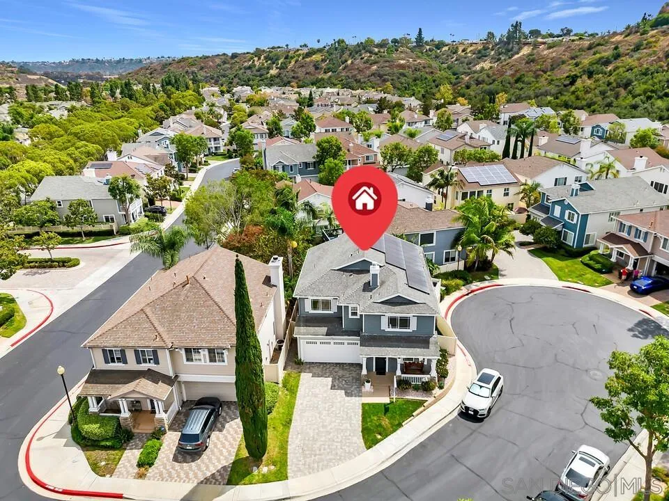 2950 W Canyon Ave