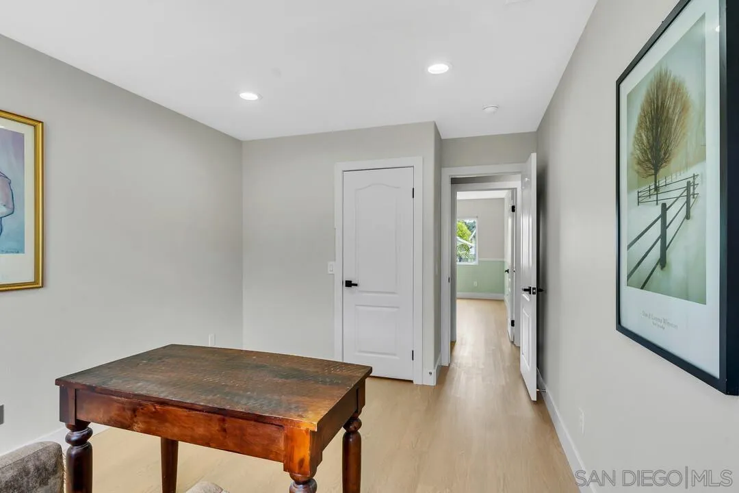 2950 W Canyon Ave