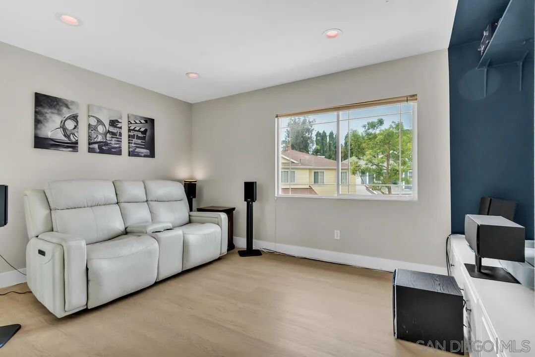 2950 W Canyon Ave