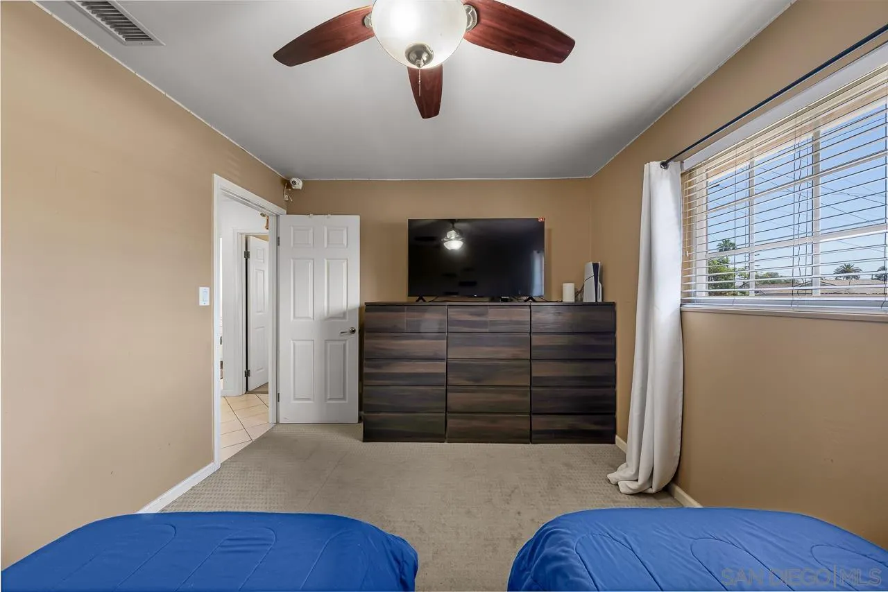 922 Denise Ln