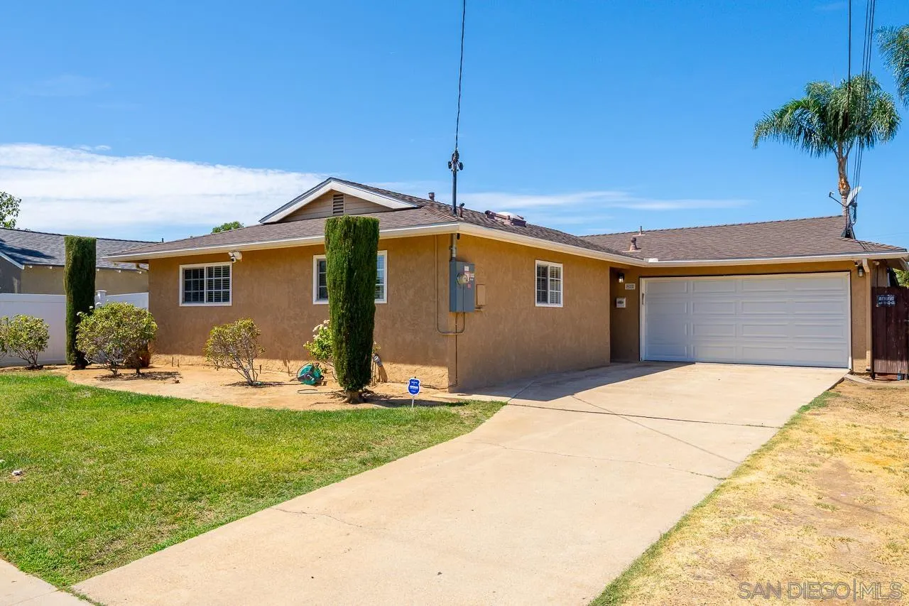 922 Denise Ln