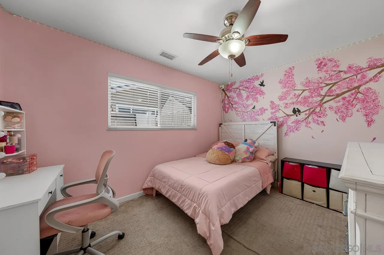 922 Denise Ln
