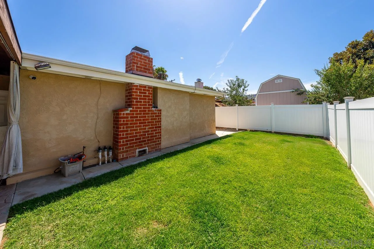 922 Denise Ln