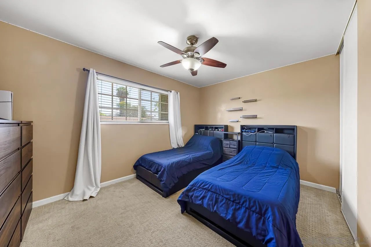 922 Denise Ln