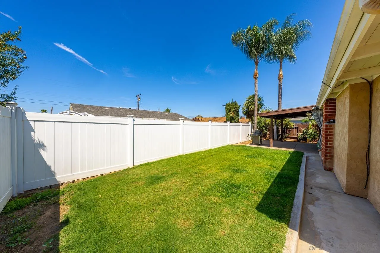 922 Denise Ln