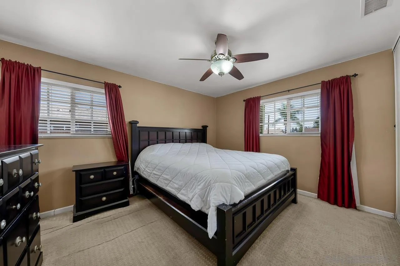 922 Denise Ln