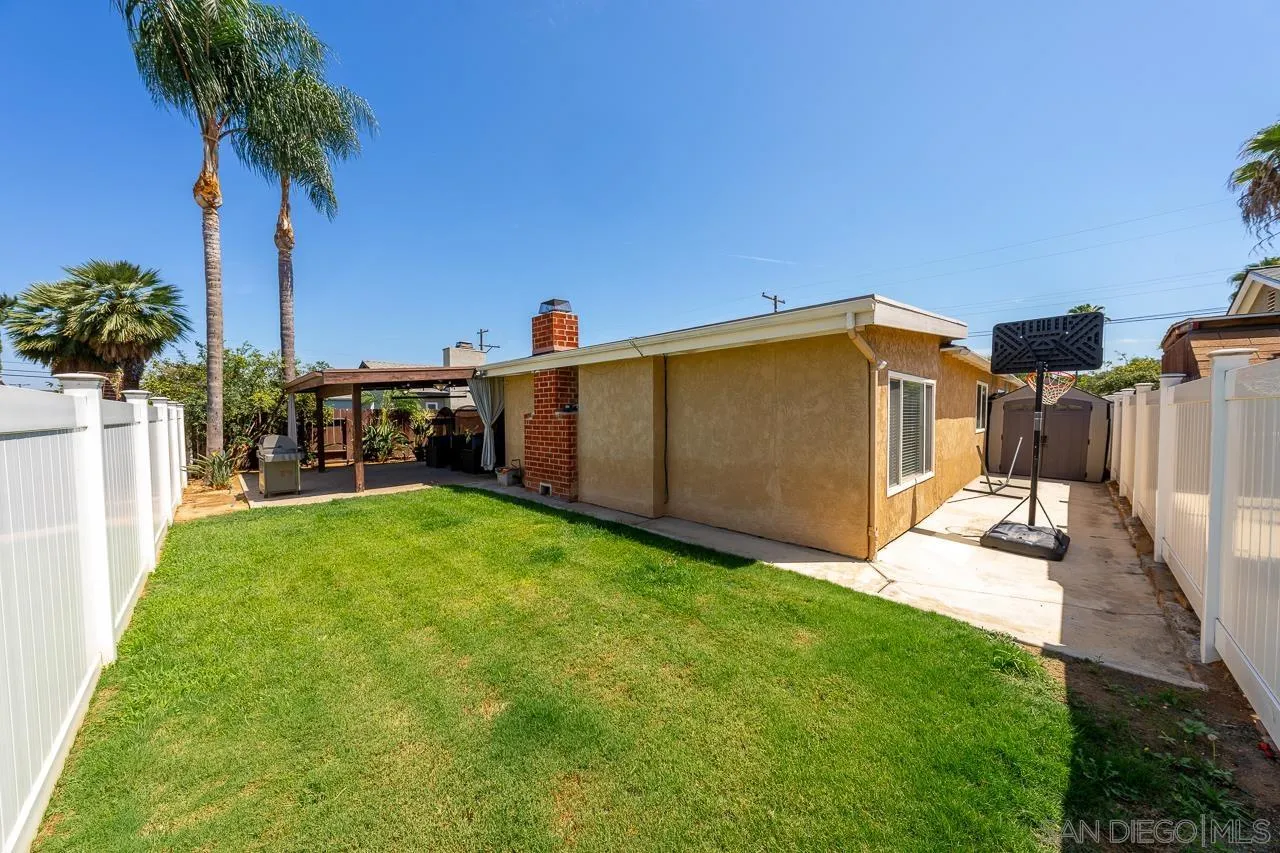 922 Denise Ln