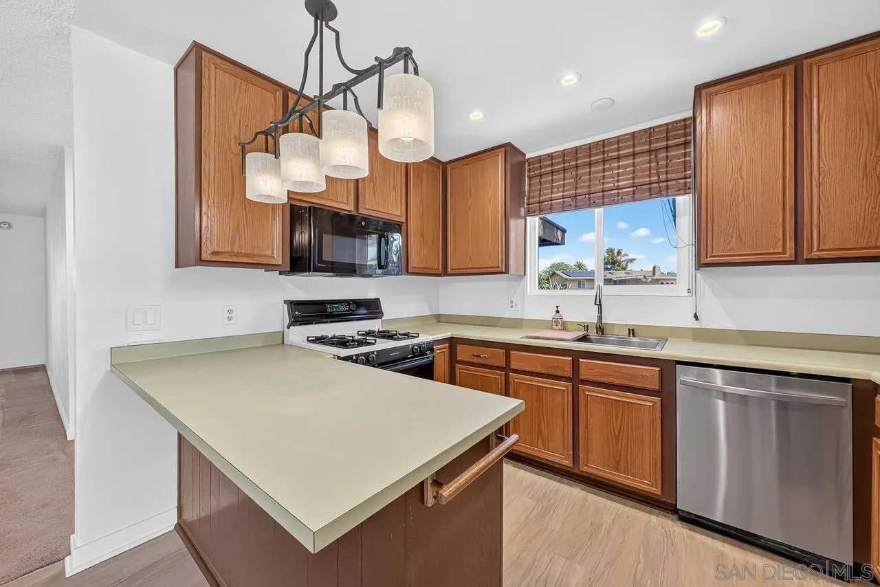 9364 Leticia Dr.