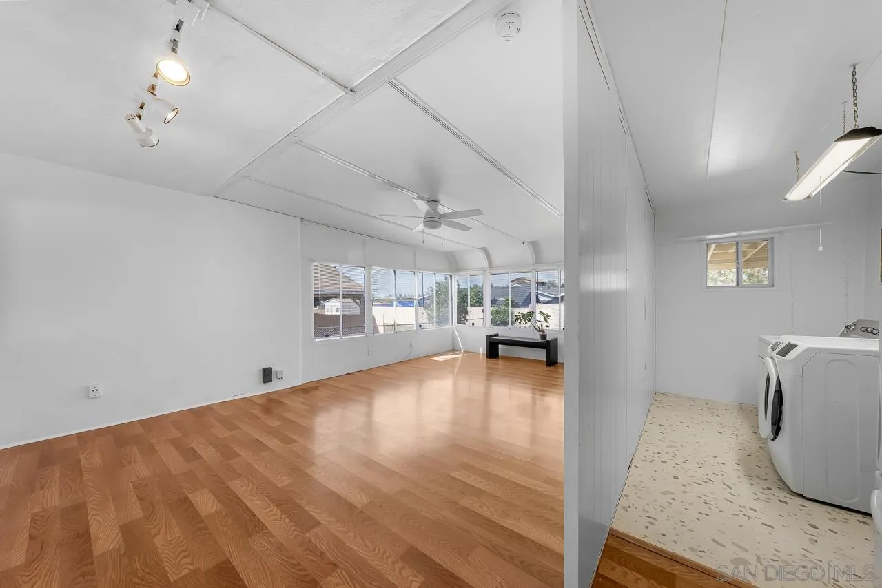 1005 E 2nd St.