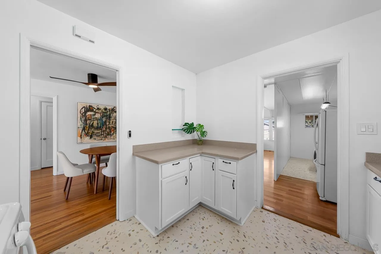 1005 E 2nd St.