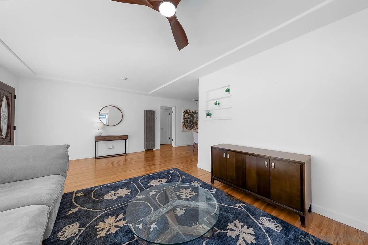 1005 E 2nd St.