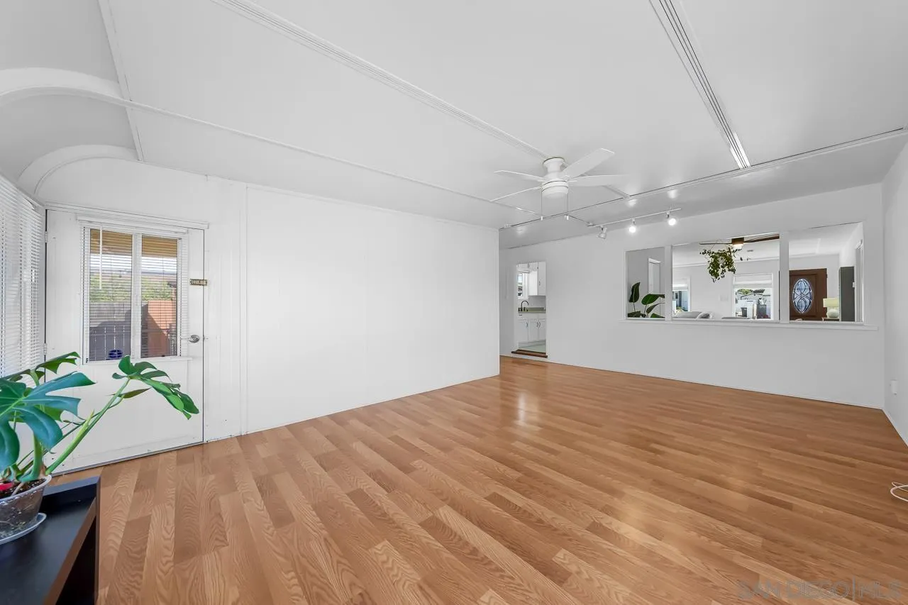 1005 E 2nd St.