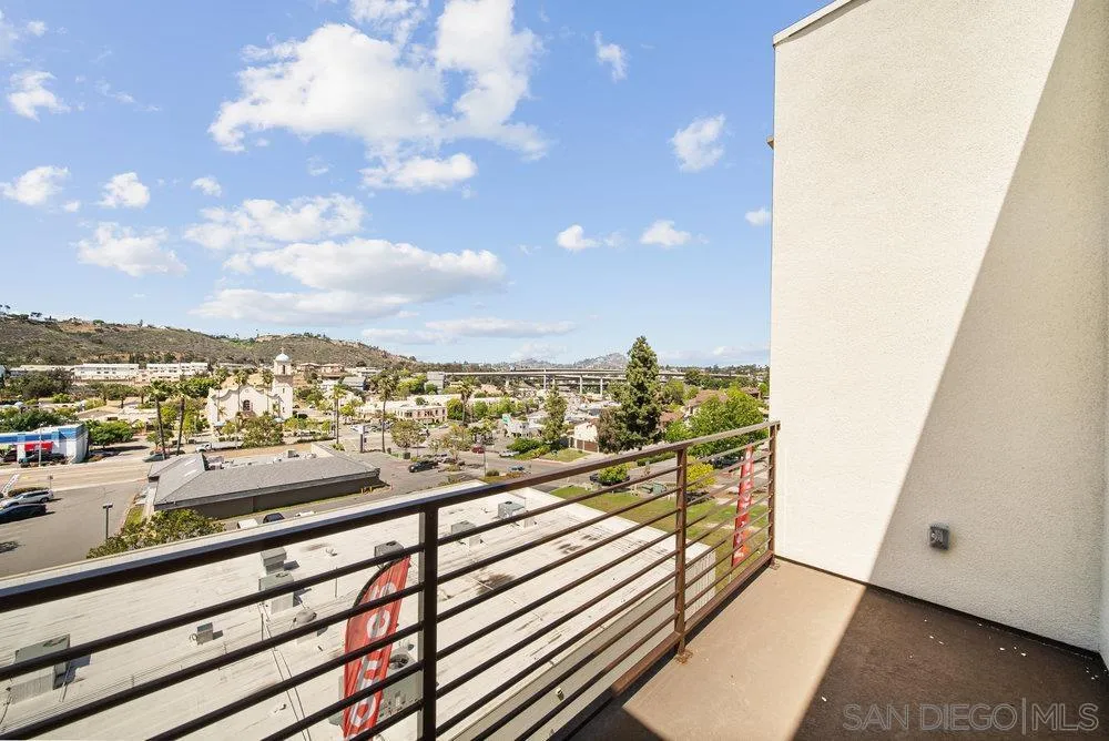 8190 Golden Ave