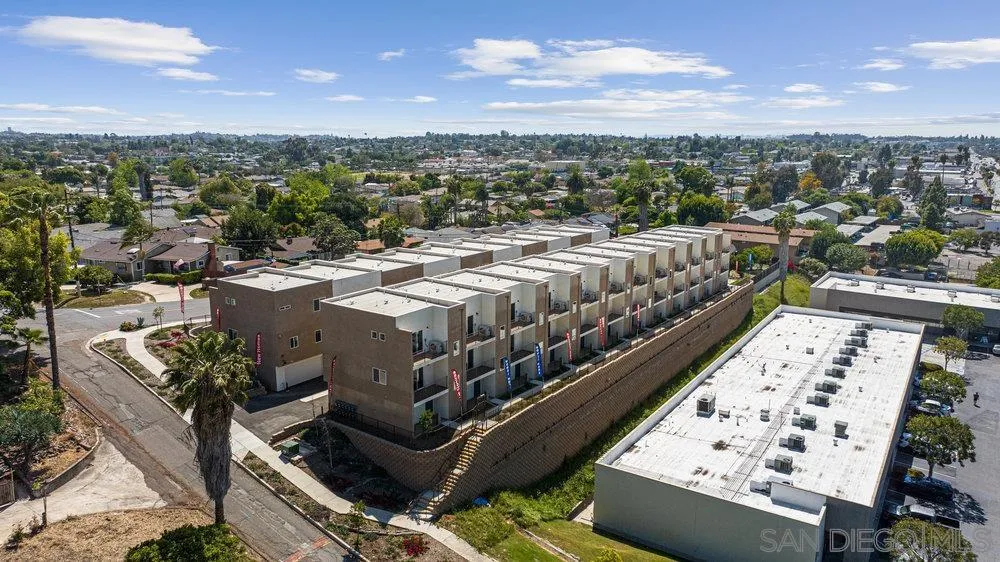 8190 Golden Ave