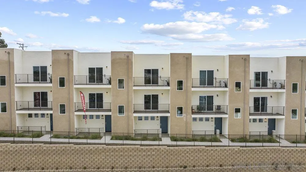 8190 Golden Ave