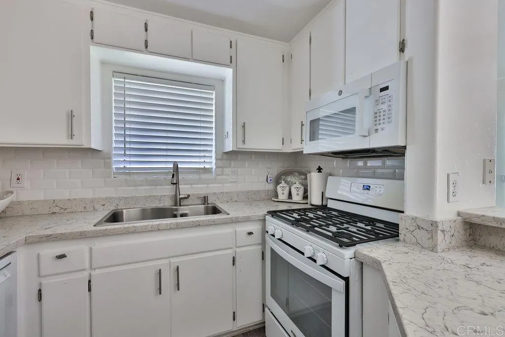 12069 Lemon Crest Drive