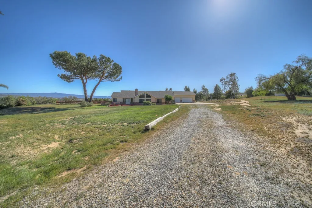 49525 Mescalero Court