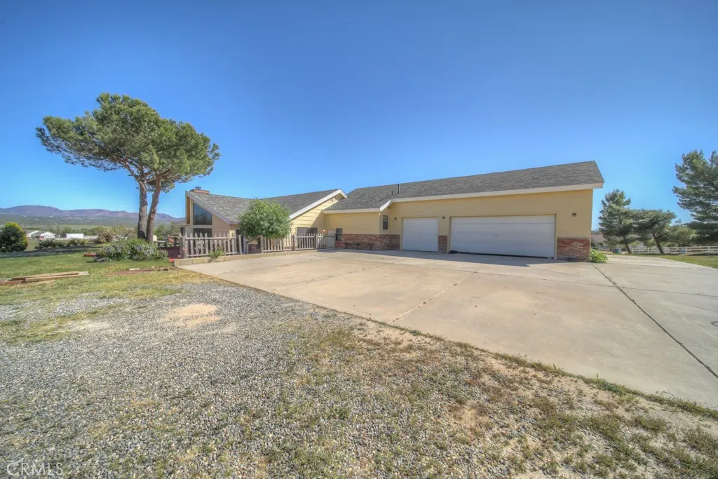 49525 Mescalero Court