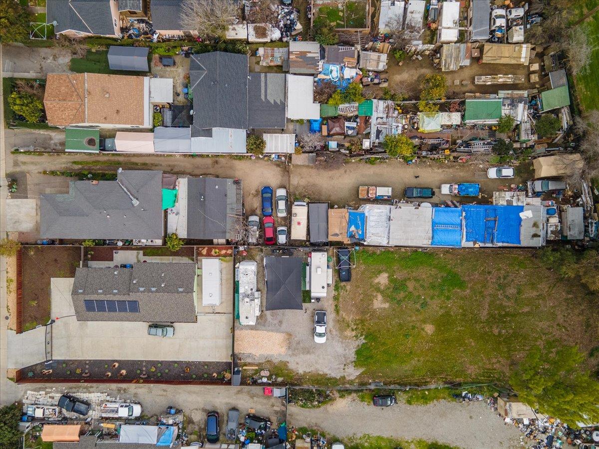 1666 E San Antonio ST