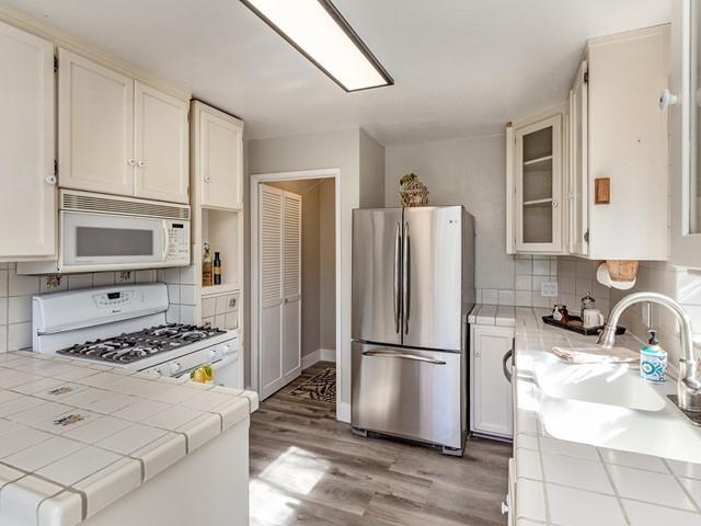 20795 Locust DR