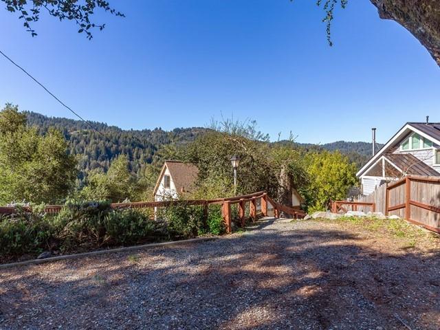 20795 Locust DR