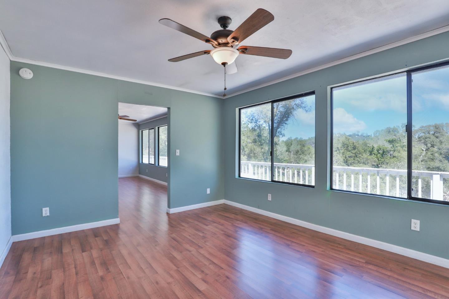 4785 Meadowview Acres CT