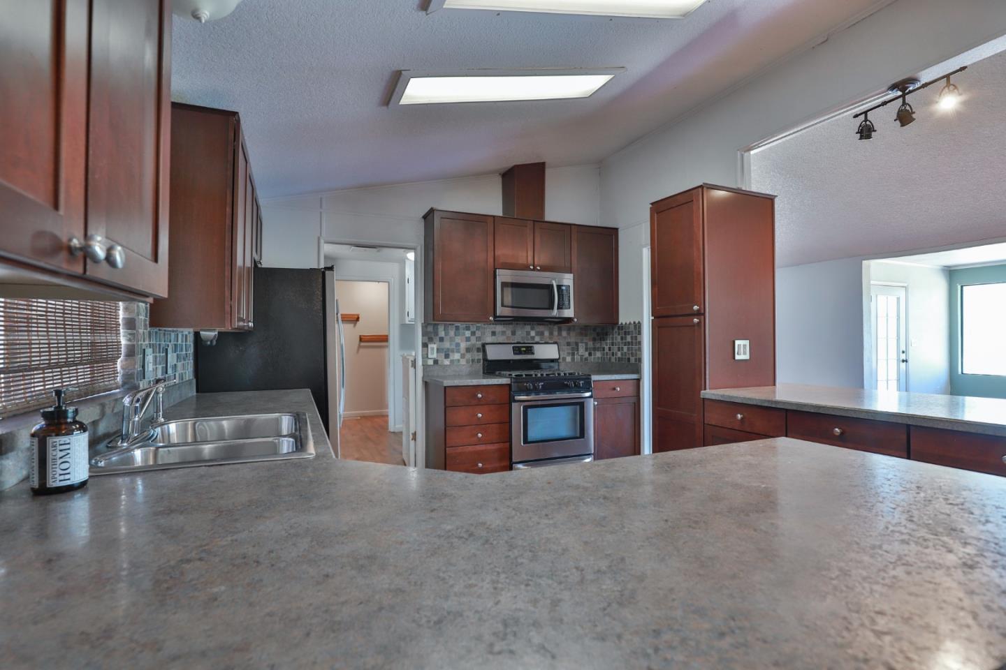 4785 Meadowview Acres CT