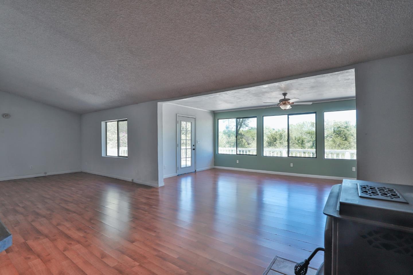 4785 Meadowview Acres CT