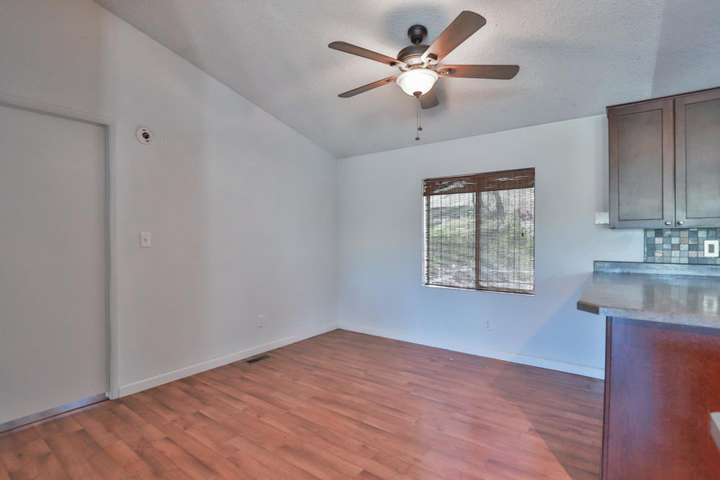 4785 Meadowview Acres CT