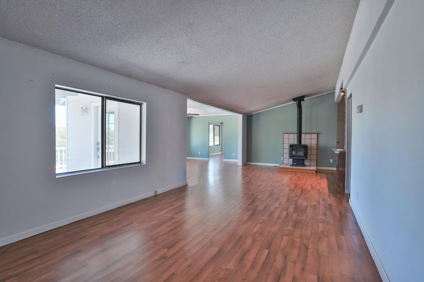 4785 Meadowview Acres CT