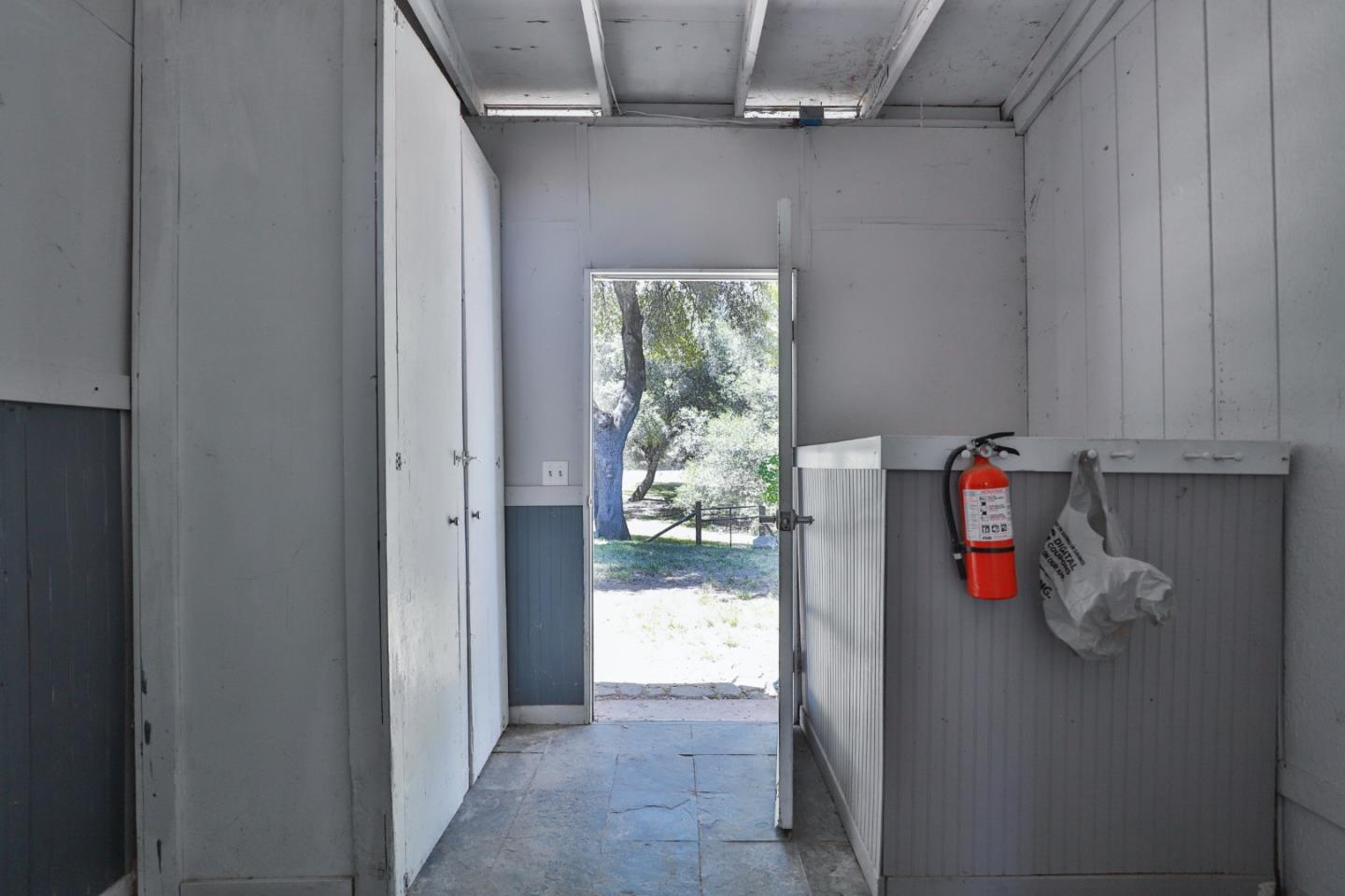 4785 Meadowview Acres CT