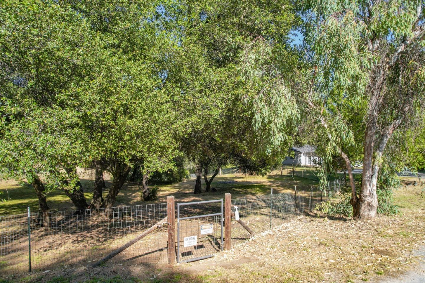 4785 Meadowview Acres CT