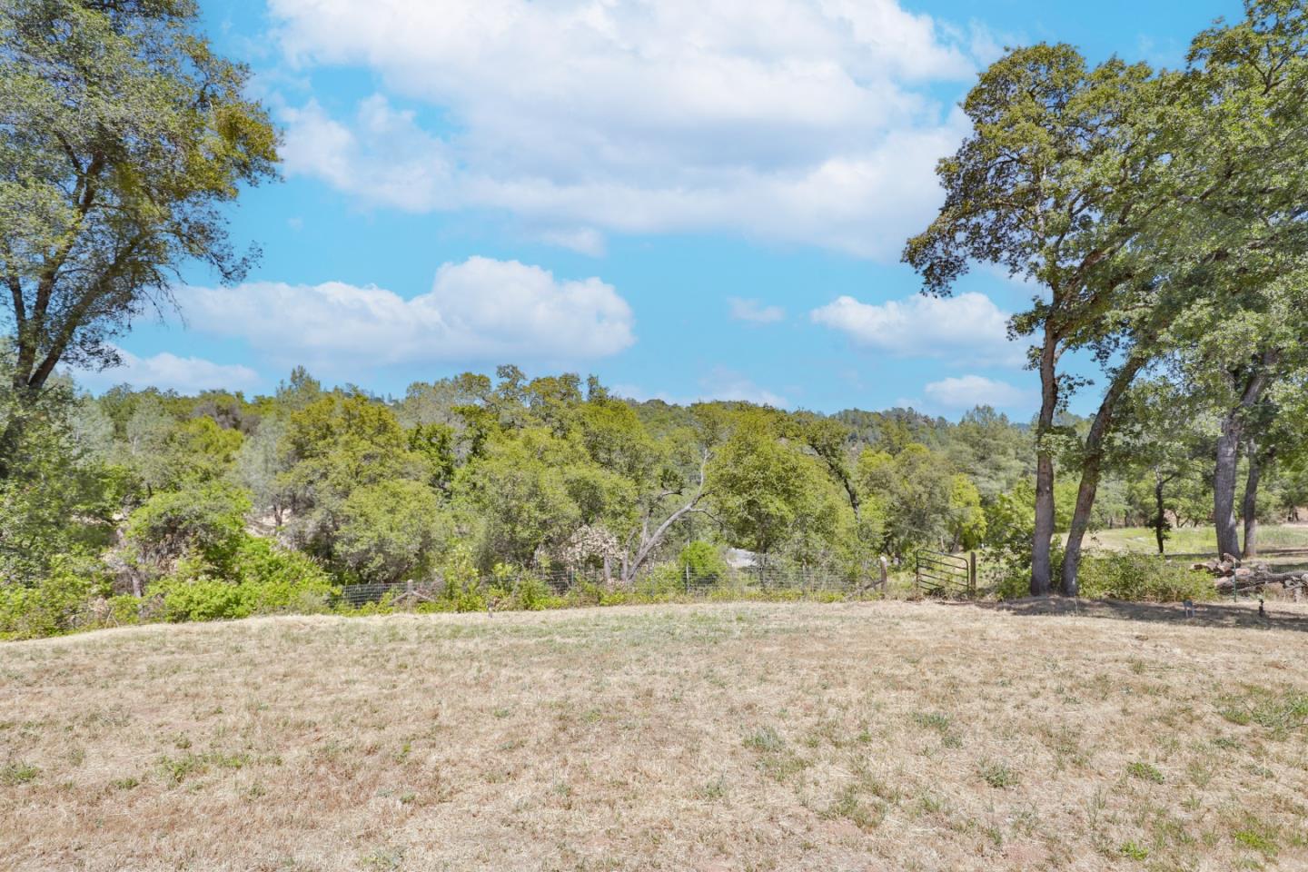 4785 Meadowview Acres CT