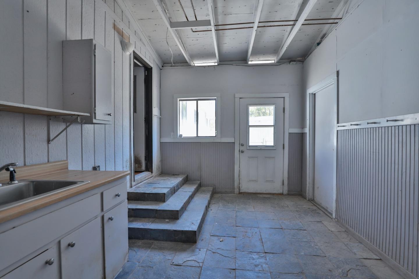 4785 Meadowview Acres CT