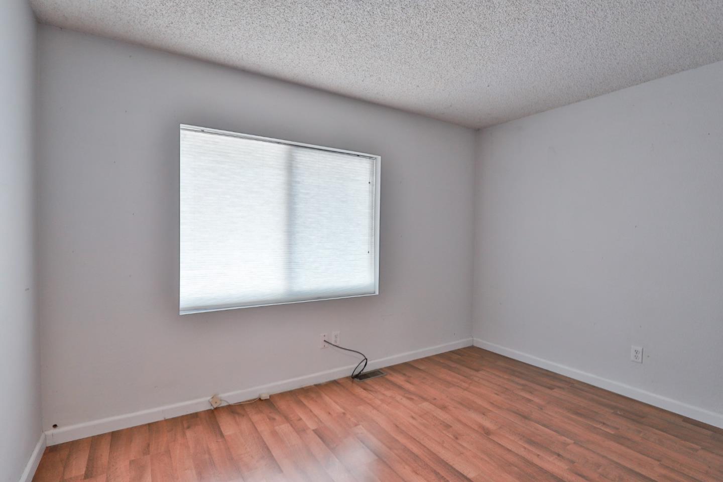 4785 Meadowview Acres CT