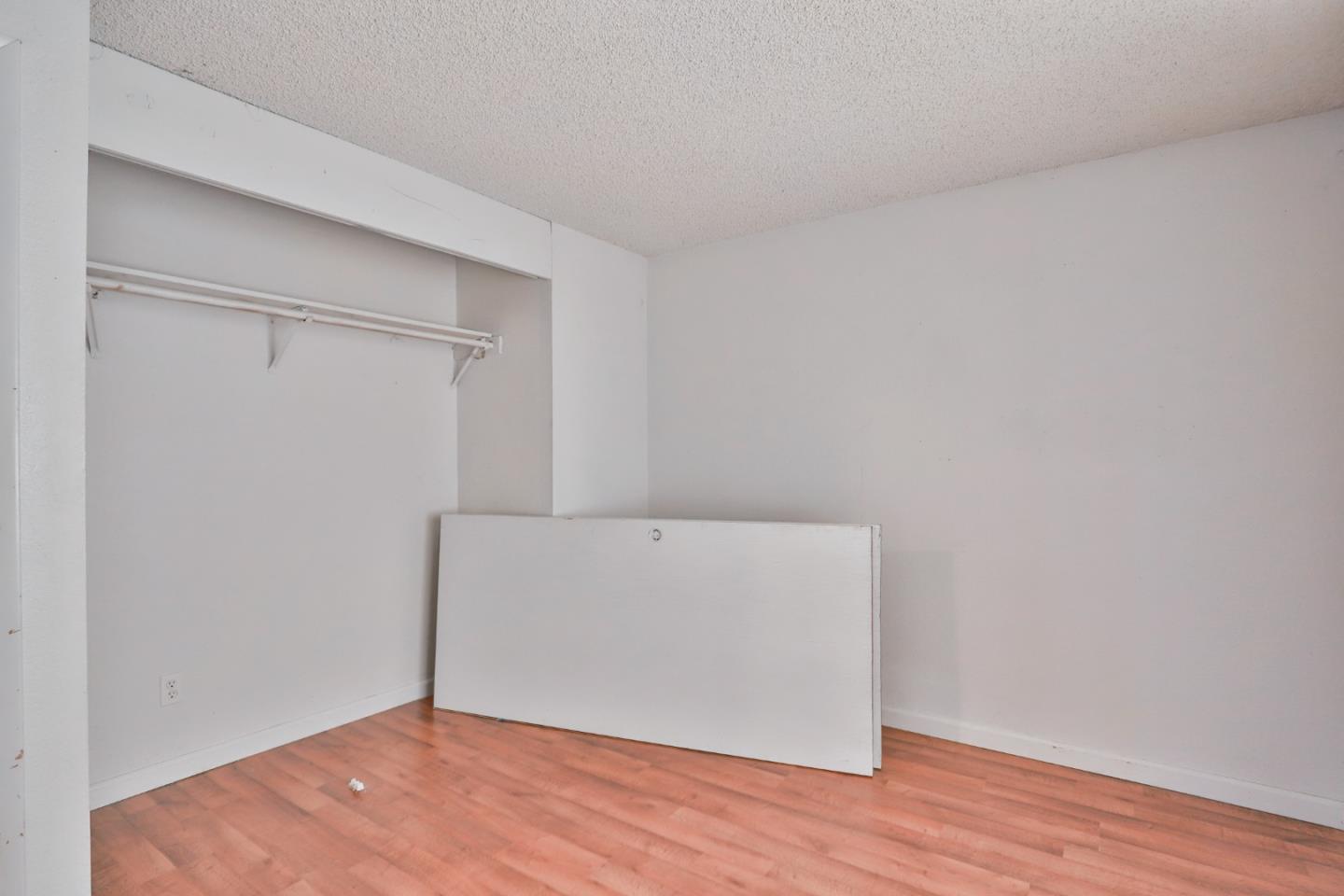 4785 Meadowview Acres CT