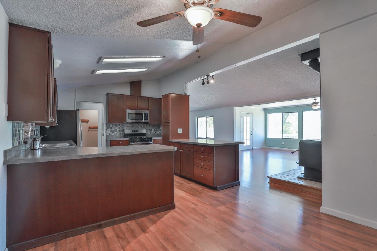 4785 Meadowview Acres CT