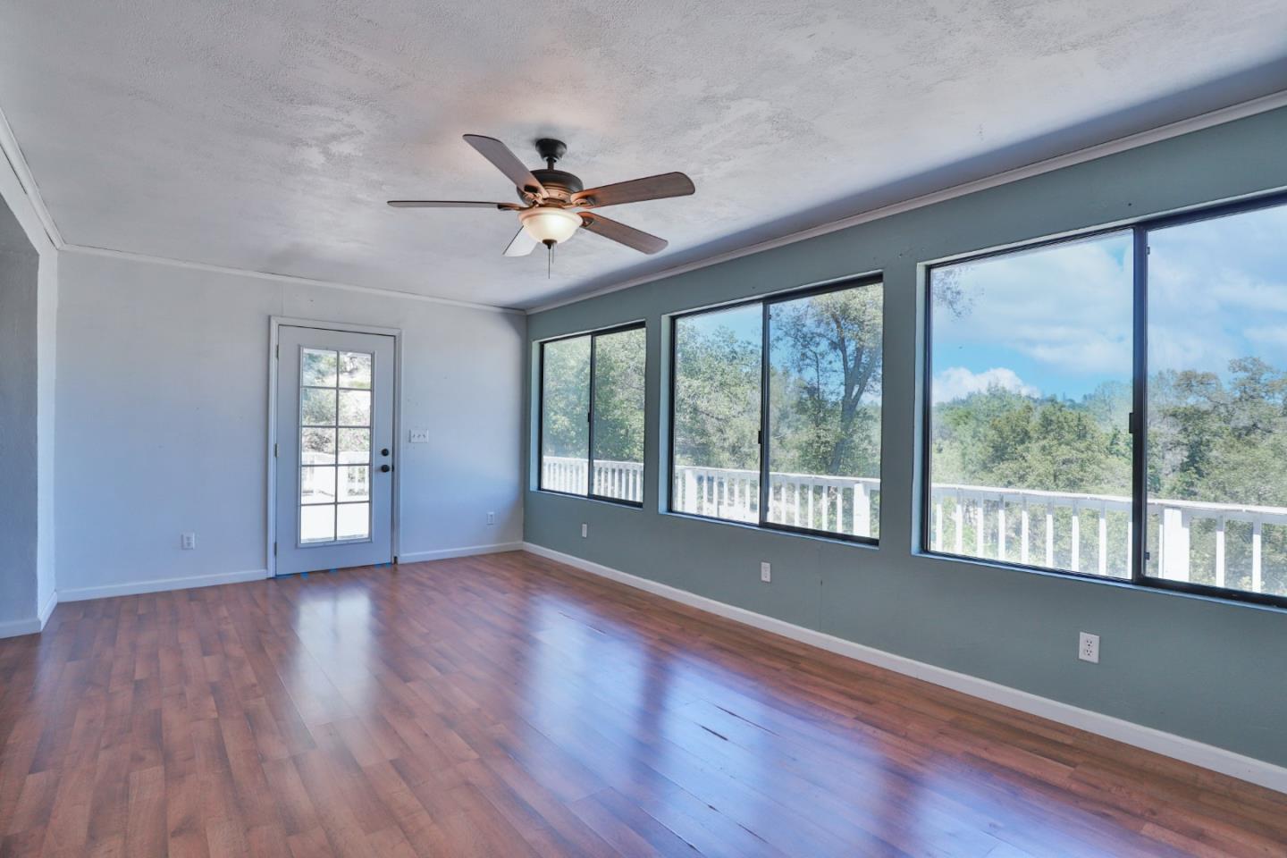 4785 Meadowview Acres CT