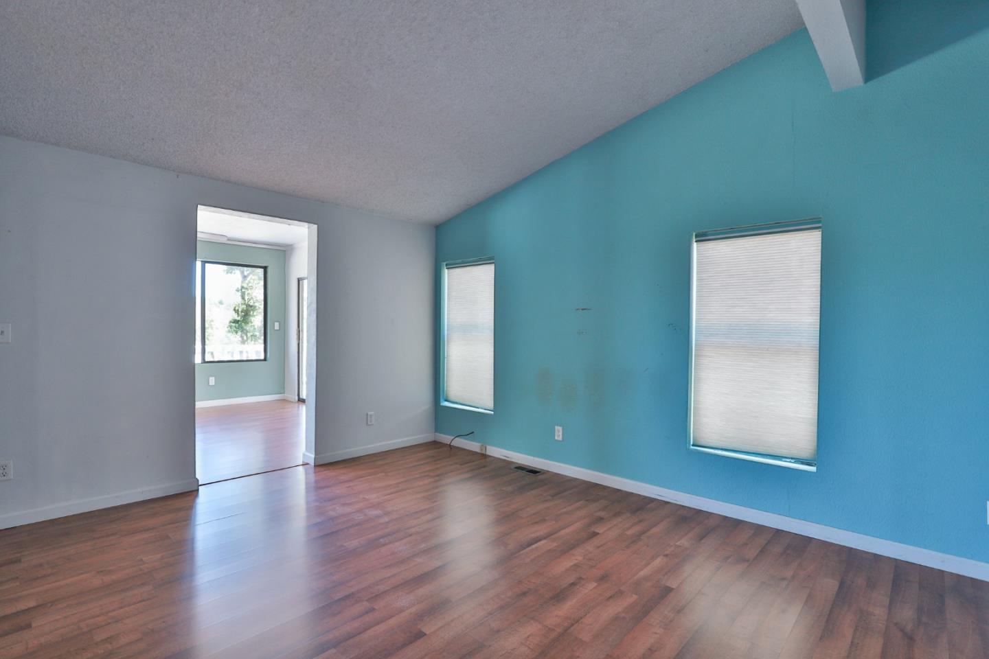 4785 Meadowview Acres CT