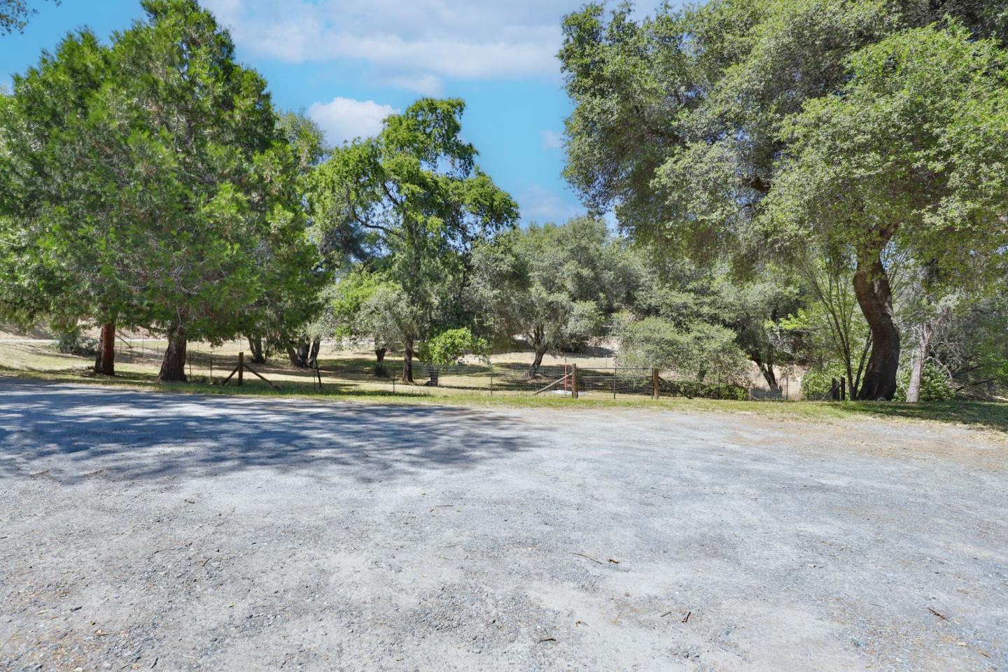 4785 Meadowview Acres CT