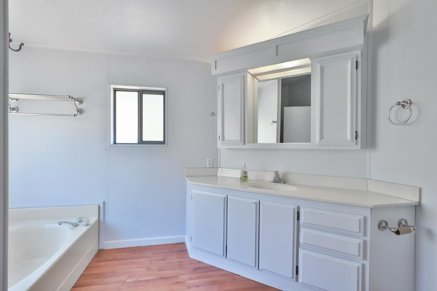 4785 Meadowview Acres CT